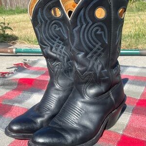 Wilson Boot Co Bowman’s black leather cowboy boots. Size 9D